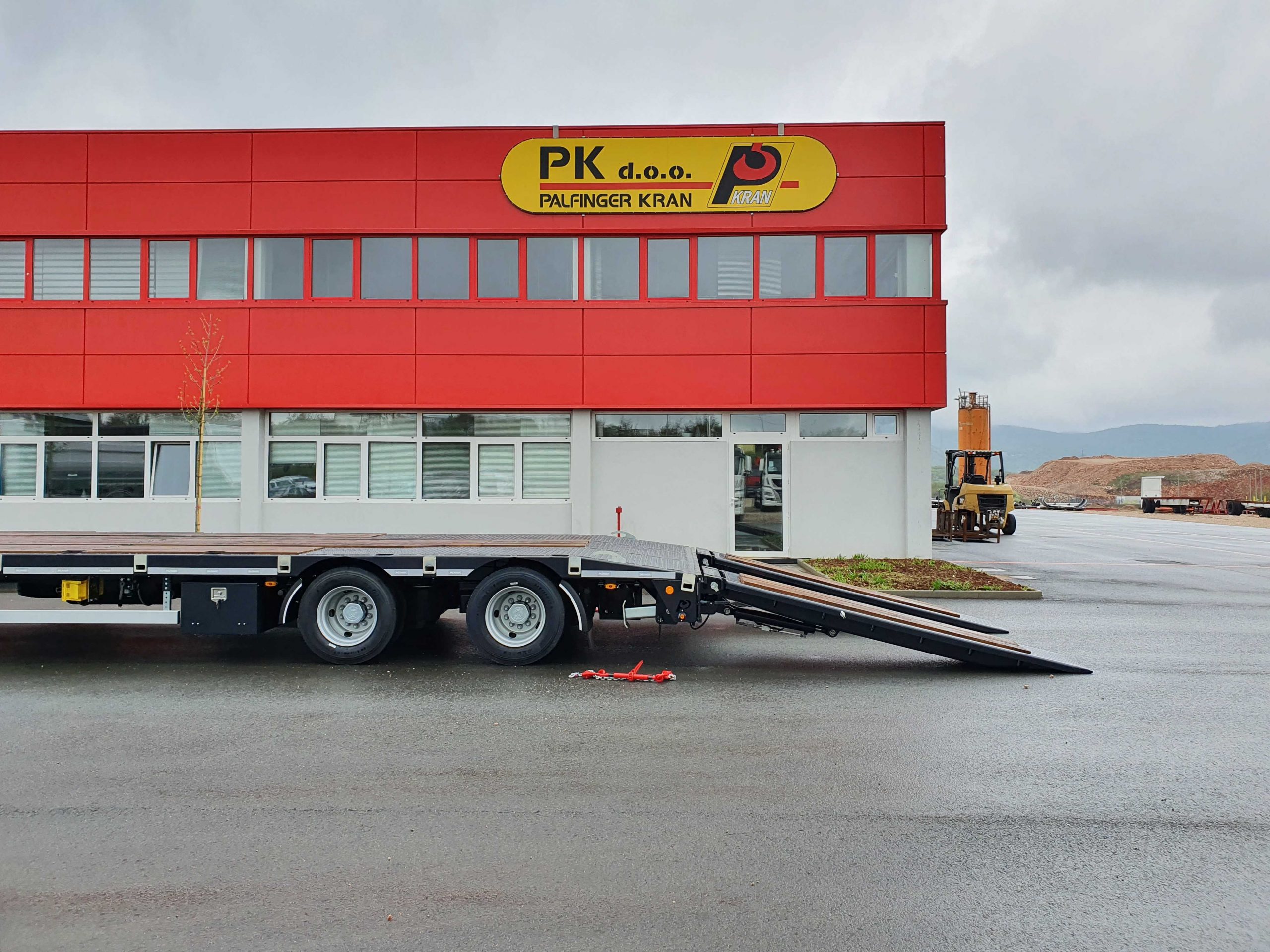 niskopodna-prikolica-prs480-low-loader-trailer