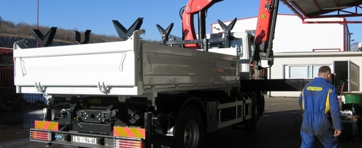 Palfinger dizalica PK 23500 i stražnji kiper SK 115B za Daus Truck – Filips