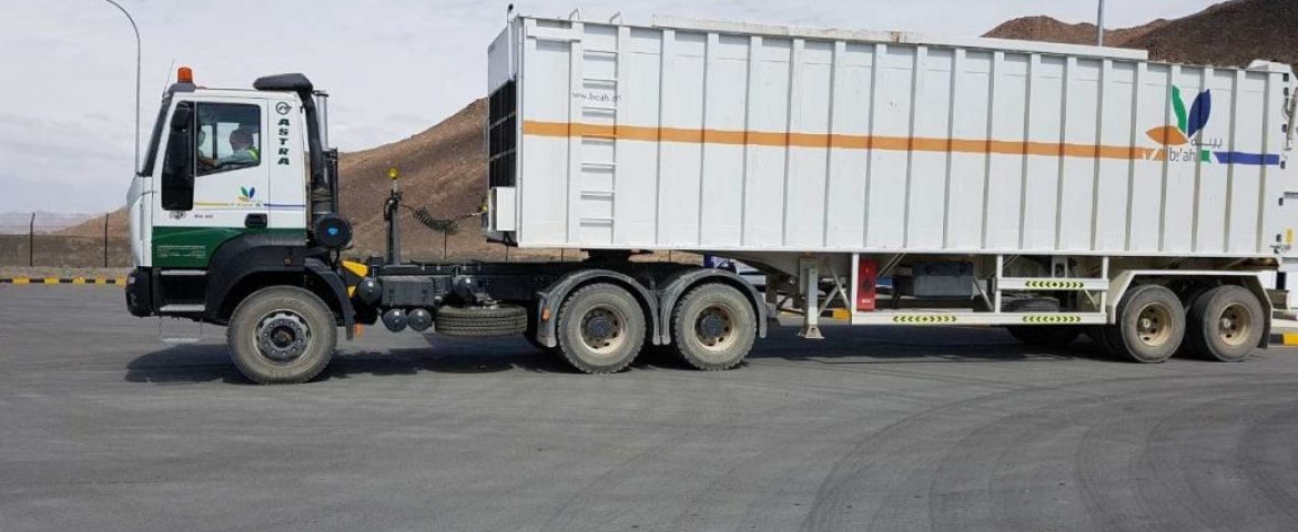Poluprikolica za kompaktiranje i transfer komunalnog otpada za Sultanat Oman